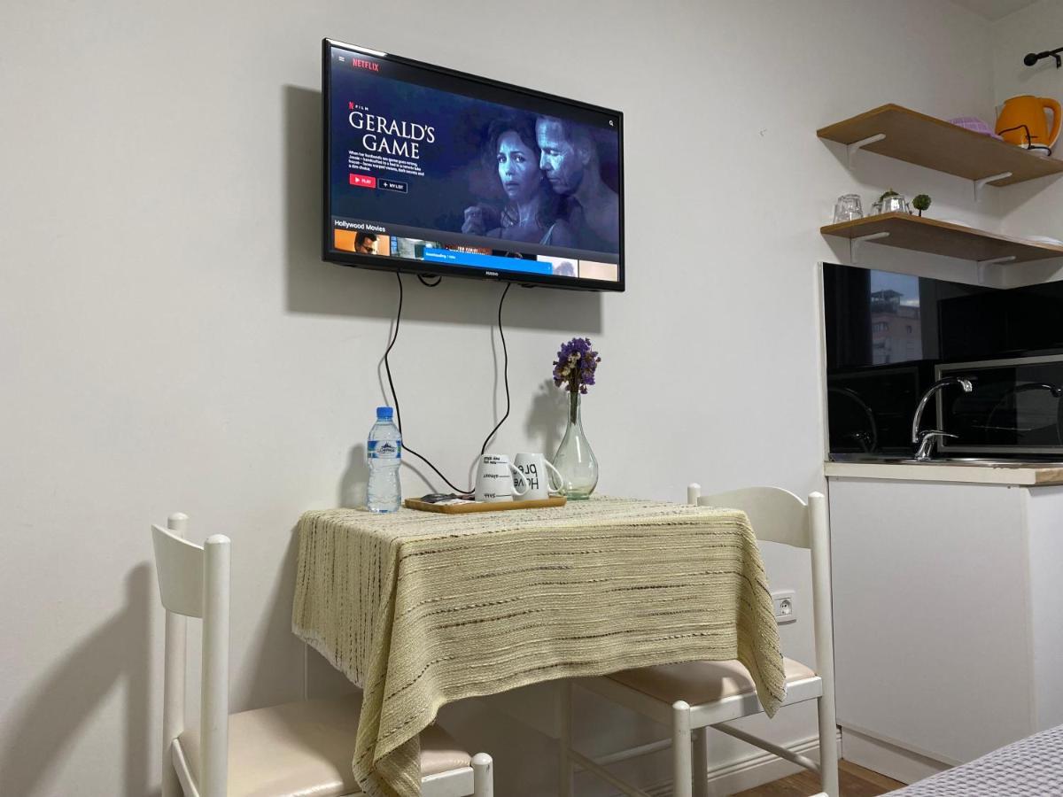 Central Studio Apartments Тирана Екстер'єр фото