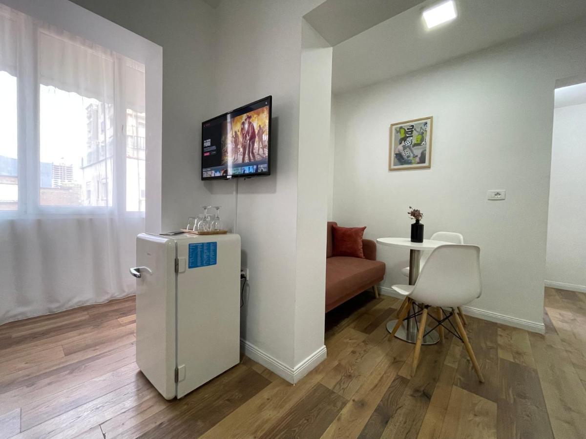 Central Studio Apartments Тирана Екстер'єр фото