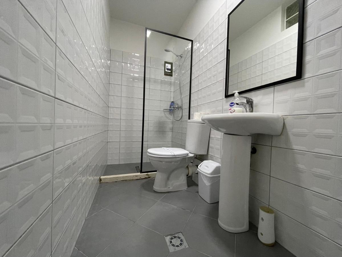 Central Studio Apartments Тирана Екстер'єр фото